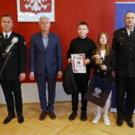16.04.2026. Kielce. Świętokrzyski Urząd Wojewódzki. Młodzi bohaterowie zostali uhonorowani odznakami „Iuvenis Forti" / Fot. Wiktor Taszłow - Radio Kielce