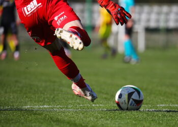 17.04.2026. Kielce. Mecz Betclic 3. Ligi: Korona Kielce II - Naprzód Jędrzejów / Fot. Wiktor Taszłow - Radio Kielce