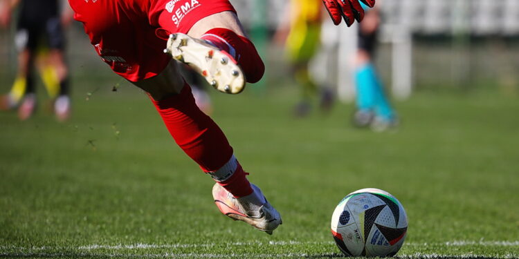 17.04.2026. Kielce. Mecz Betclic 3. Ligi: Korona Kielce II - Naprzód Jędrzejów / Fot. Wiktor Taszłow - Radio Kielce