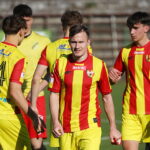 17.04.2026. Kielce. Mecz Betclic 3. Ligi: Korona Kielce II - Naprzód Jędrzejów / Fot. Wiktor Taszłow - Radio Kielce