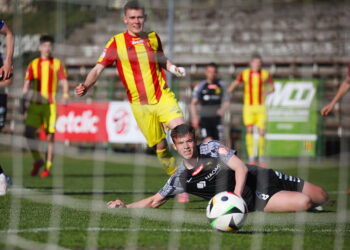 17.04.2026. Kielce. Mecz Betclic 3. Ligi: Korona Kielce II - Naprzód Jędrzejów / Fot. Wiktor Taszłow - Radio Kielce