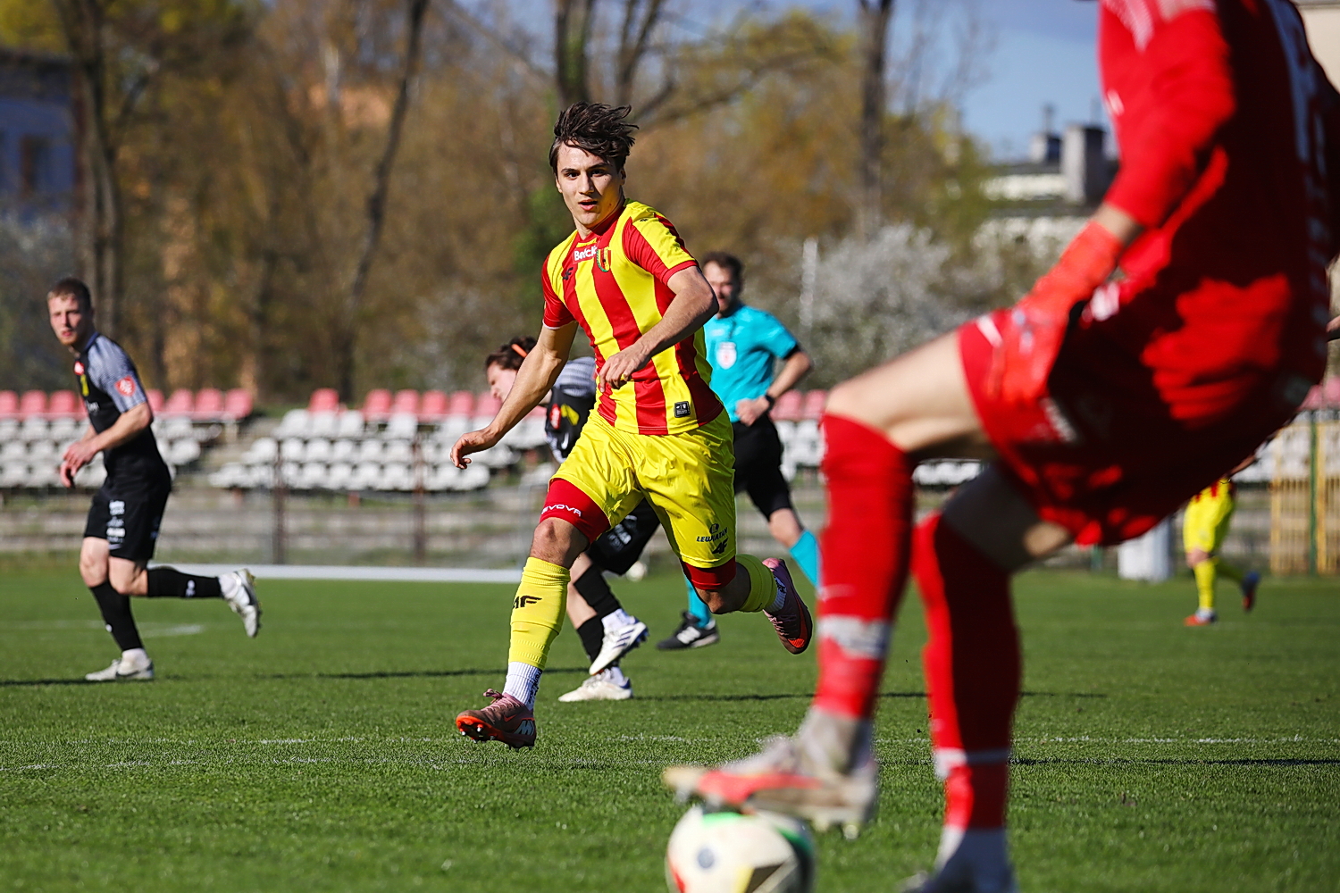 17.04.2026. Kielce. Mecz Betclic 3. Ligi: Korona Kielce II - Naprzód Jędrzejów / Fot. Wiktor Taszłow - Radio Kielce