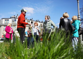 Podczas spaceru odkrywali tajemnice miasta
