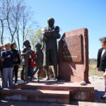 22.04.2026. Kielce. Odsłonięcie pomnika dr Władysława Buszkowskiego / Fot. Wiktor Taszłow - Radio Kielce