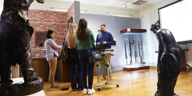 22.04.2026. Kielce. Konferencja prasowa poświęcona projektowi „Kielecki Atlas Sztuk - jak miasto staje się inspiracją” / Fot. Wiktor Taszłow - Radio Kielce