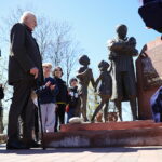 22.04.2026. Kielce. Odsłonięcie pomnika dr Władysława Buszkowskiego / Fot. Wiktor Taszłow - Radio Kielce