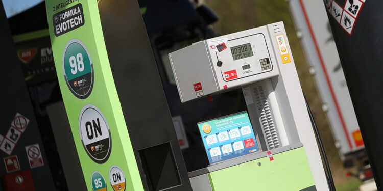 Benzyna drożej, diesel taniej