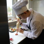 24.04.2026. Kielce. Warsztaty kulinarne z Karolem Okrasą / Fot. Wiktor Taszłow - Radio Kielce