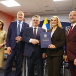 28.04.2026. Kielce. Podpisanie umów na realizacje projektów, których celem jest podnoszenie jakości kształcenia szkół z regionu świętokrzyskiego / Fot. Wiktor Taszłow - Radio Kielce