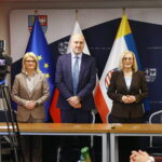 28.04.2026. Kielce. Podpisanie umów na realizacje projektów, których celem jest podnoszenie jakości kształcenia szkół z regionu świętokrzyskiego / Fot. Wiktor Taszłow - Radio Kielce