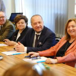 28.04.2026. Kielce. Podpisanie umów na realizacje projektów, których celem jest podnoszenie jakości kształcenia szkół z regionu świętokrzyskiego / Fot. Wiktor Taszłow - Radio Kielce