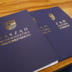 28.04.2026. Kielce. Podpisanie umów na realizacje projektów, których celem jest podnoszenie jakości kształcenia szkół z regionu świętokrzyskiego / Fot. Wiktor Taszłow - Radio Kielce