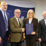 28.04.2026. Kielce. Podpisanie umów na realizacje projektów, których celem jest podnoszenie jakości kształcenia szkół z regionu świętokrzyskiego / Fot. Wiktor Taszłow - Radio Kielce