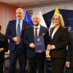 28.04.2026. Kielce. Podpisanie umów na realizacje projektów, których celem jest podnoszenie jakości kształcenia szkół z regionu świętokrzyskiego / Fot. Wiktor Taszłow - Radio Kielce