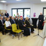 28.04.2026. Kielce. Uroczyste otwarcie budynku „Leśny dwór”, w którym powstało 12 mieszkań wspieranych dla osób w autyzmie / Fot. Wiktor Taszłow – Radio Kielce