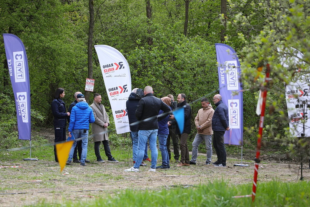INTERWENCJA. Nielegalne quady i crossy niszczą lasy oraz zakłócają spokój - Radio Kielce