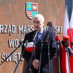 30.04.2026. Kielce. Urząd Marszałkowski. Uroczyste wciągnięcie flagi państwowej na maszt / Fot. Wiktor Taszłow - Radio Kielce