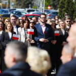 30.04.2026. Kielce. Urząd Marszałkowski. Uroczyste wciągnięcie flagi państwowej na maszt / Fot. Wiktor Taszłow - Radio Kielce