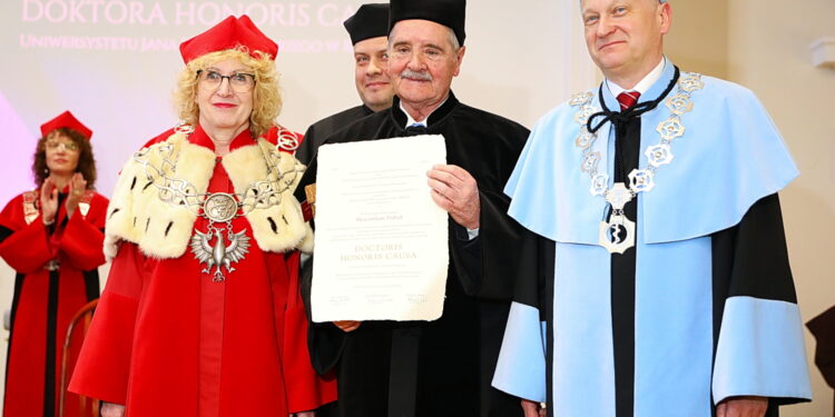 Profesor Jacek Dubiel doktorem honoris causa UJK