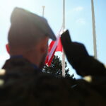 30.04.2026. Kielce. Urząd Marszałkowski. Uroczyste wciągnięcie flagi państwowej na maszt / Fot. Wiktor Taszłow - Radio Kielce