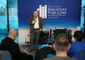 31.03.2026. Kielce. Poczytalnia na dVoRcu w Kielcach. Debata dot. terenu wokół Świętokrzyskiego Urzędu Wojewódzkiego / Fot. Wiktor Taszłow - Radio Kielce