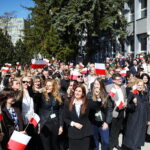 30.04.2026. Kielce. Urząd Marszałkowski. Uroczyste wciągnięcie flagi państwowej na maszt / Fot. Wiktor Taszłow - Radio Kielce
