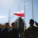 30.04.2026. Kielce. Urząd Marszałkowski. Uroczyste wciągnięcie flagi państwowej na maszt / Fot. Wiktor Taszłow - Radio Kielce