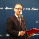 01.04.2026. Skarżysko-Kamienna. MESKO. Podpisanie umowy inwestycyjnej z programu NAREW między Polską Grupą Zbrojeniową a skarżyskim Mesko / Fot. Wiktor Taszłow - Radio Kielce