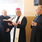 Bezdomni spotkali się na śniadaniu wielkanocnym - Radio Kielce