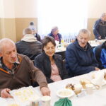 Bezdomni spotkali się na śniadaniu wielkanocnym - Radio Kielce