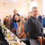 Bezdomni spotkali się na śniadaniu wielkanocnym - Radio Kielce