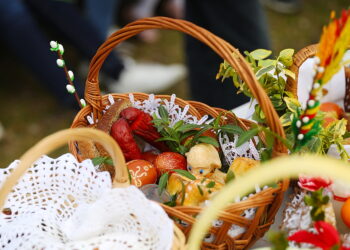 04.04.2026. Tokarnia. Poświęcenie pokarmów w Muzeum Wsi Kieleckiej / Fot. Wiktor Taszłow - Radio Kielce