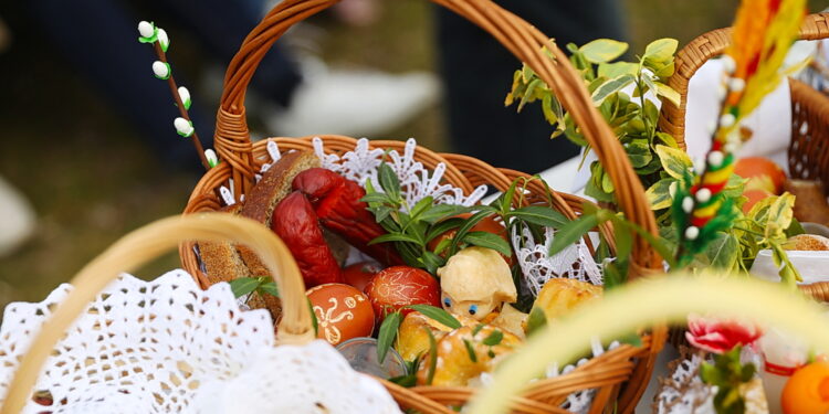 Dlaczego Wielkanoc jest świętem ruchomym? - Radio Kielce 04.04.2026. Tokarnia. Poświęcenie pokarmów w Muzeum Wsi Kieleckiej / Fot. Wiktor Taszłow - Radio Kielce
