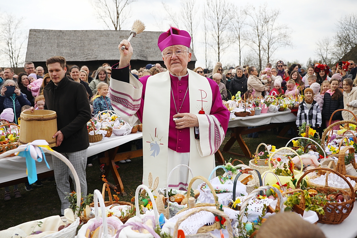 Tokarnia. Poświęcenie pokarmów w Muzeum Wsi Kieleckiej