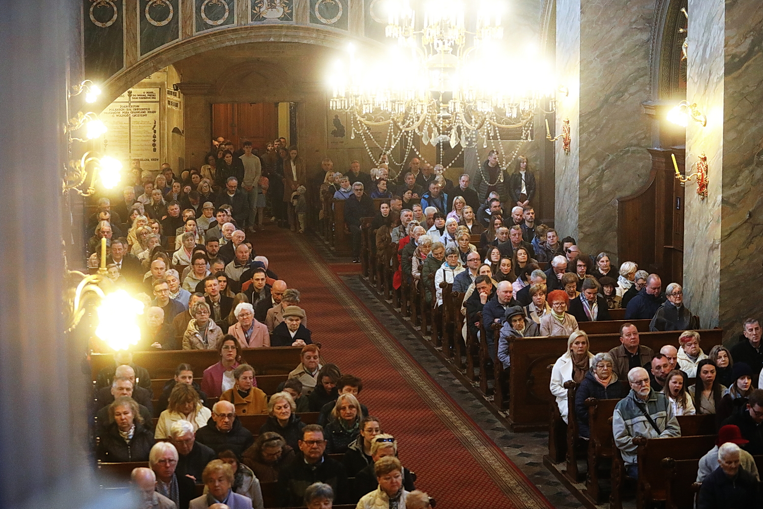 05.04.2026. Katedra Kielecka. Msza Święta w Wielkanocną Niedzielę / Fot. Wiktor Taszłow - Radio Kielce