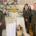 14.04.2026. Sandomierz. Zespół Szkół Gastronomicznych i Hotelarskich w Sandomierzu. Wystawa aranżacji stołów inspirowanych literaturą światową / Fot. Grażyna Szlęzak-Wójcik - Radio Kielce