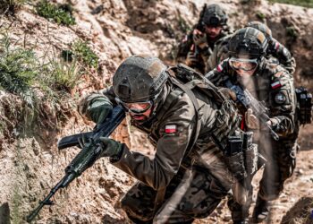 Instruktorzy kawalerii powietrznej szkolili „niebieskie berety"