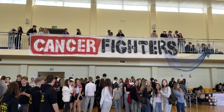 29.04.2026. Kielce. III Liceum Ogólnokształcące im Cypriana Kamila Norwida w Kielcach. Zbiórka pieniędzy dla Fundacji Cancer Fighters / Fot. Daniel Lenart - Radio Kielce