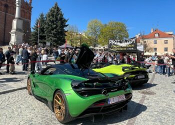 Szybkie, piękne i bardzo drogie auta opanowały Sandomierz
