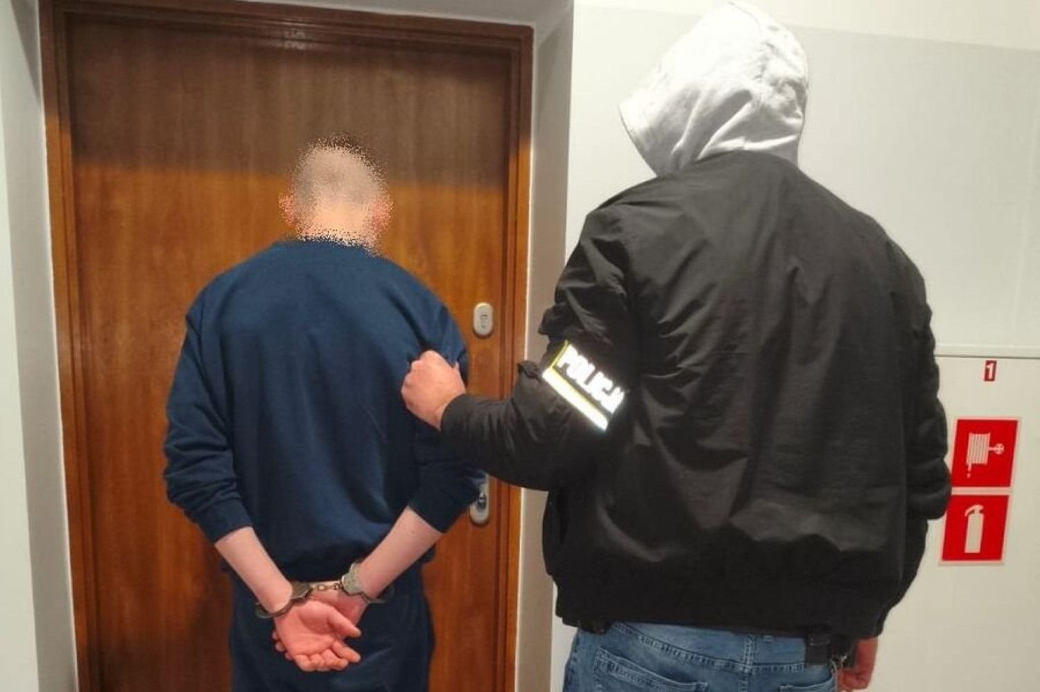 Spłonęły baloty siana i budynek gospodarczy. Podejrzany trafił do aresztu