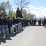 Policja zorganizowała manewry na stadionie piłkarskim - Radio Kielce