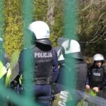 Policja zorganizowała manewry na stadionie piłkarskim