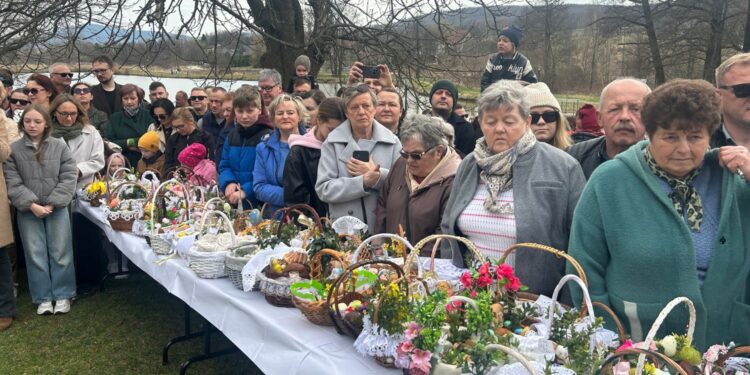 04.04.2026. Ciekoty. Święcenie pokarmów / Fot. Izabela Mortas-Rubak - Radio Kielce