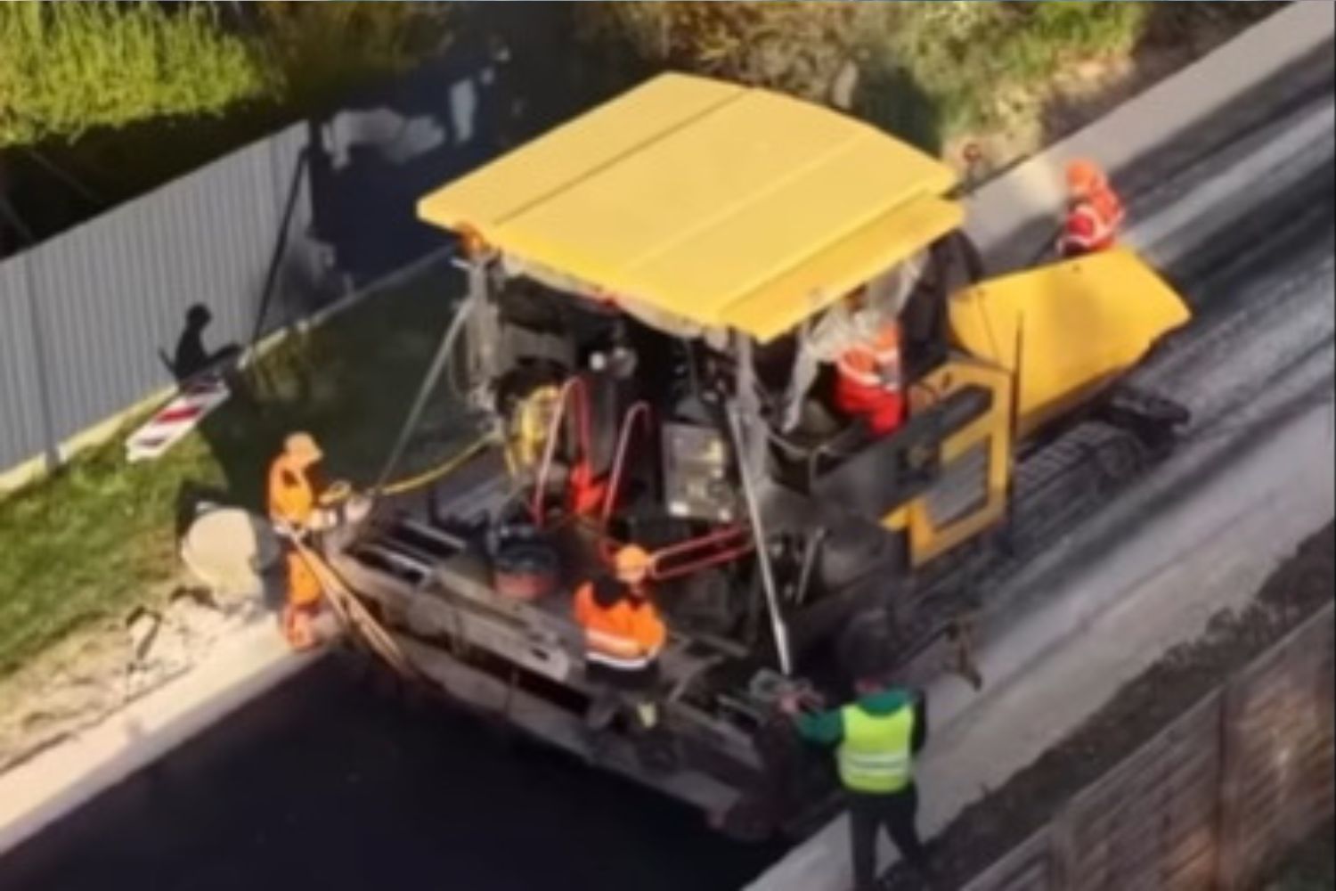 Z nawierzchni szutrowej na asfaltową