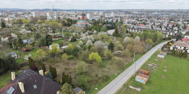 21.04.2026. Kielce. Ul. Cedzyńska. Miejsce, gdzie ma powstać stacjonarne hospicjum dla dzieci / Fot. Jarosław Kubalski - Radio Kielce