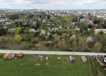 21.04.2026. Kielce. Ul. Cedzyńska. Miejsce, gdzie ma powstać stacjonarne hospicjum dla dzieci / Fot. Jarosław Kubalski - Radio Kielce