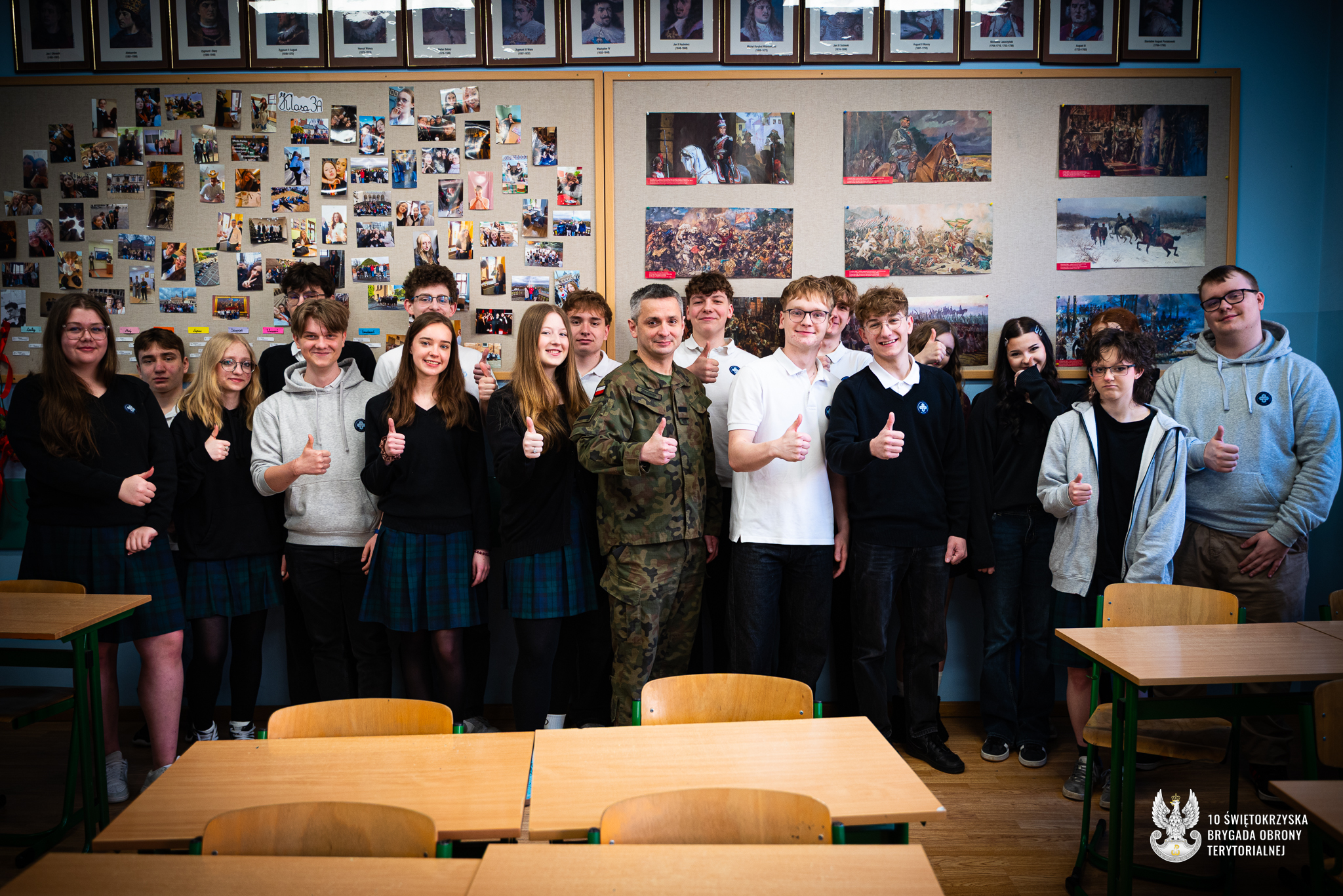 W mundurach poszli do pracy