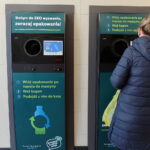 Drażnią kolejki i gromadzenie butelek w mieszkaniach. Jak działa system kaucyjny? - Radio Kielce