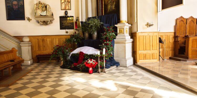 03.04.2026. Końskie. Kolegiata św. Mikołaja i Wojciecha. Grób Pański / Fot. Magdalena Galas-Klusek - Radio Kielce