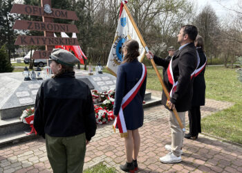 W Starachowicach upamiętniono Dzień Ofiar Zbrodni Katyńskiej - Radio Kielce 13.04.2026. Starachowice. Dzień Pamięci Ofiar Zbrodni Katyńskiej / Fot. Anna Głąb – Radio Kielce
